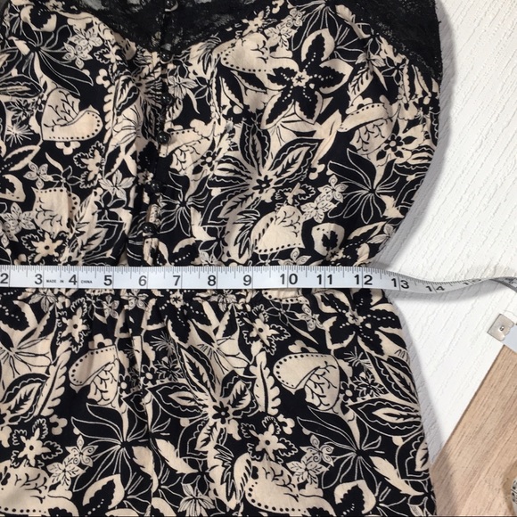 Lace Trim Romper - Black and Cream - Picture 6 of 8